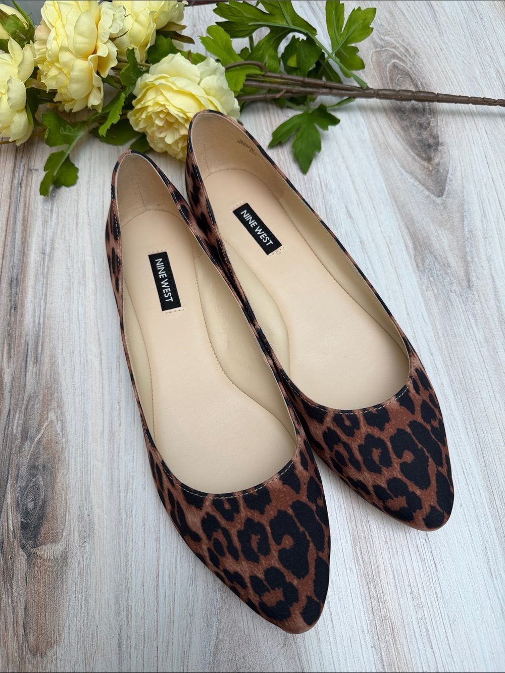 NINE WEST Speakup Almond Toe Flats leopard size 8